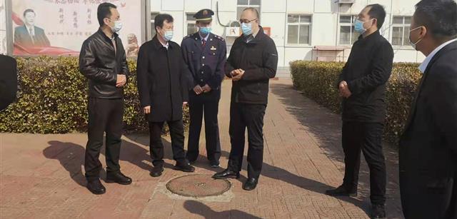 大興區副區長張曉晟到北京資源食品城調研指導