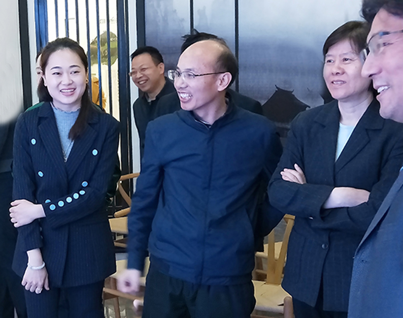 C:\Users\Administrator\Desktop\111.jpg C:\Users\Administrator\Desktop\111.jpg