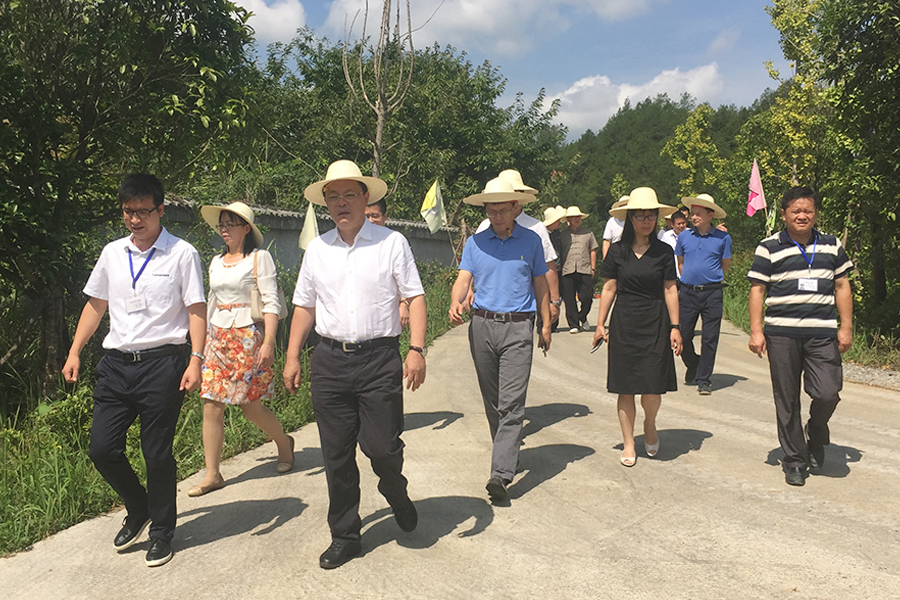 F:\2015-2018年OA文件 電視機媒體播放圖設計\2018-OA文件 電視機媒體播放圖設計\2018.07.31-中央黨校副校長王東京考察調研北京資源億家集團\01.jpg F:\2015-2018年OA文件 電視機媒體播放圖設計\2018-OA文件 電視機媒體播放圖設計\2018.07.31-中央黨校副校長王東京考察調研北京資源億家集團\01.jpg